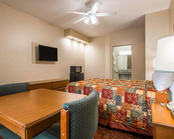 Rodeway Inn Encinitas North image 6